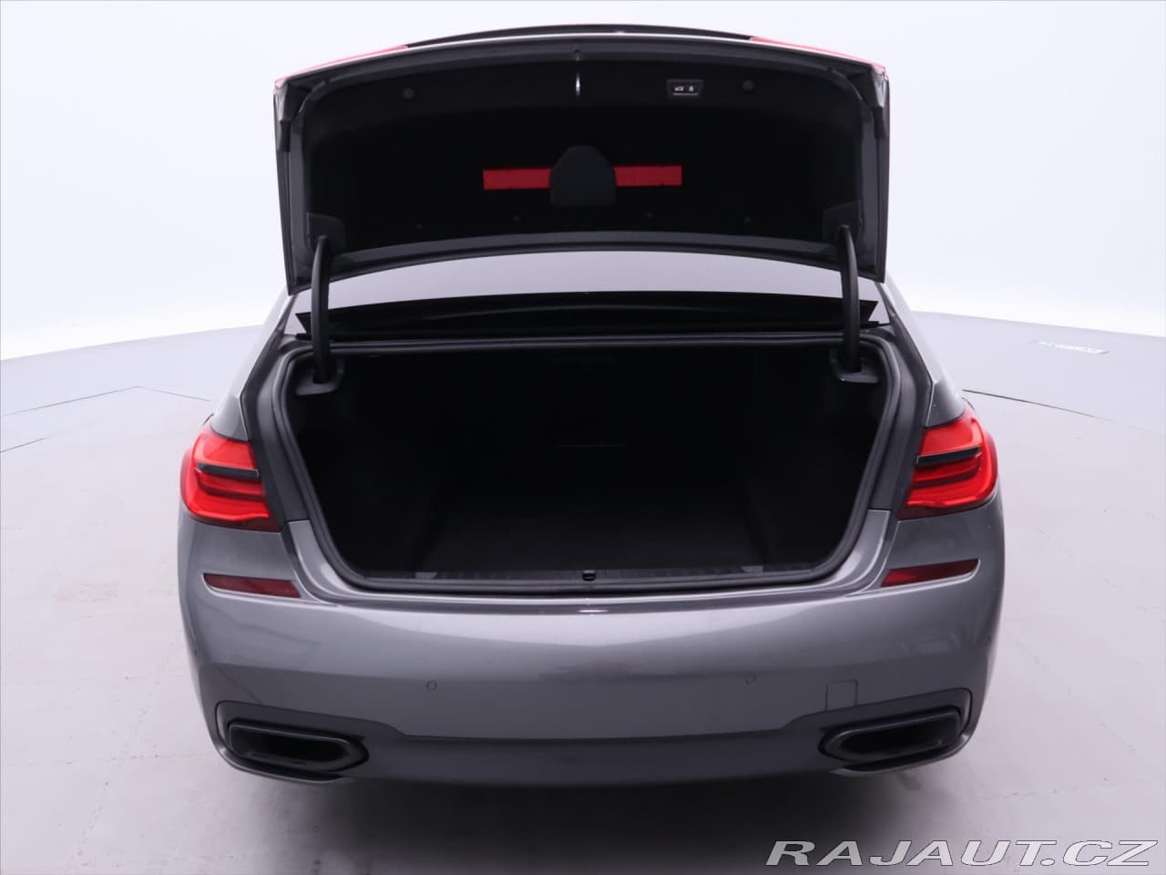 2017 BMW 7-Series - 9