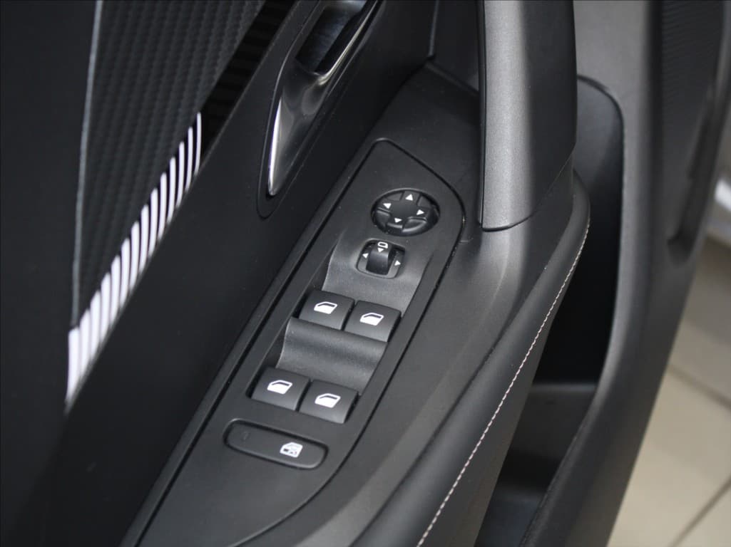 2024 Peugeot 2008 - 18