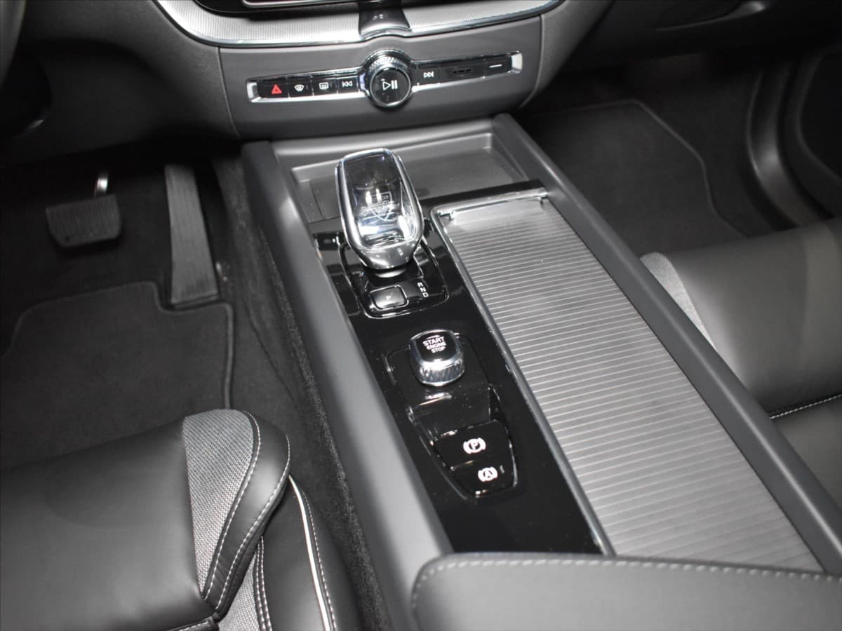 2025 Volvo Xc60 - 14