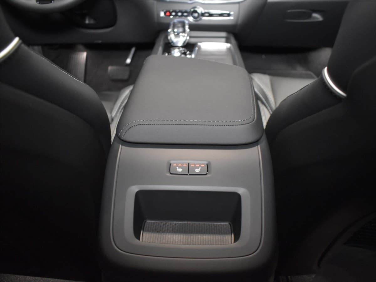 2025 Volvo Xc60 - 16