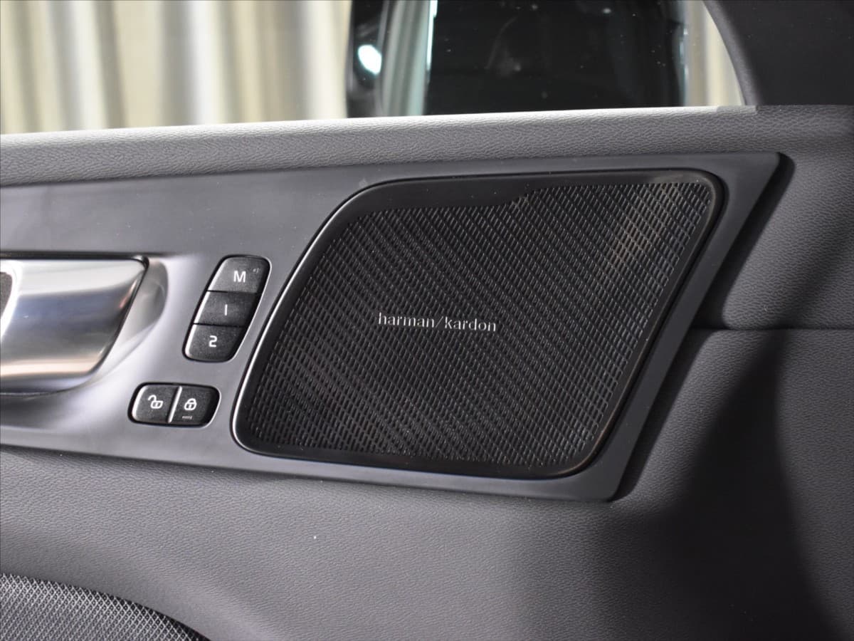 2025 Volvo Xc60 - 17