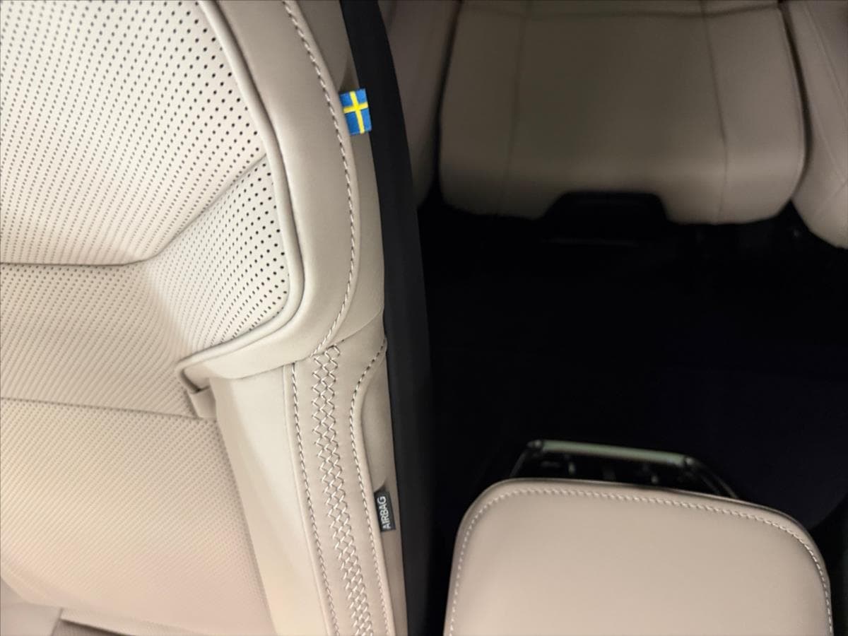 2025 Volvo Ex90 - 16