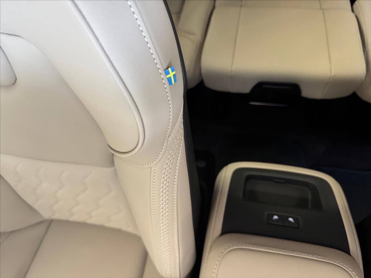 2025 Volvo Xc90 - 15