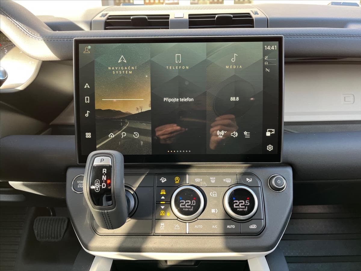 2026 Land Rover Defender - 12