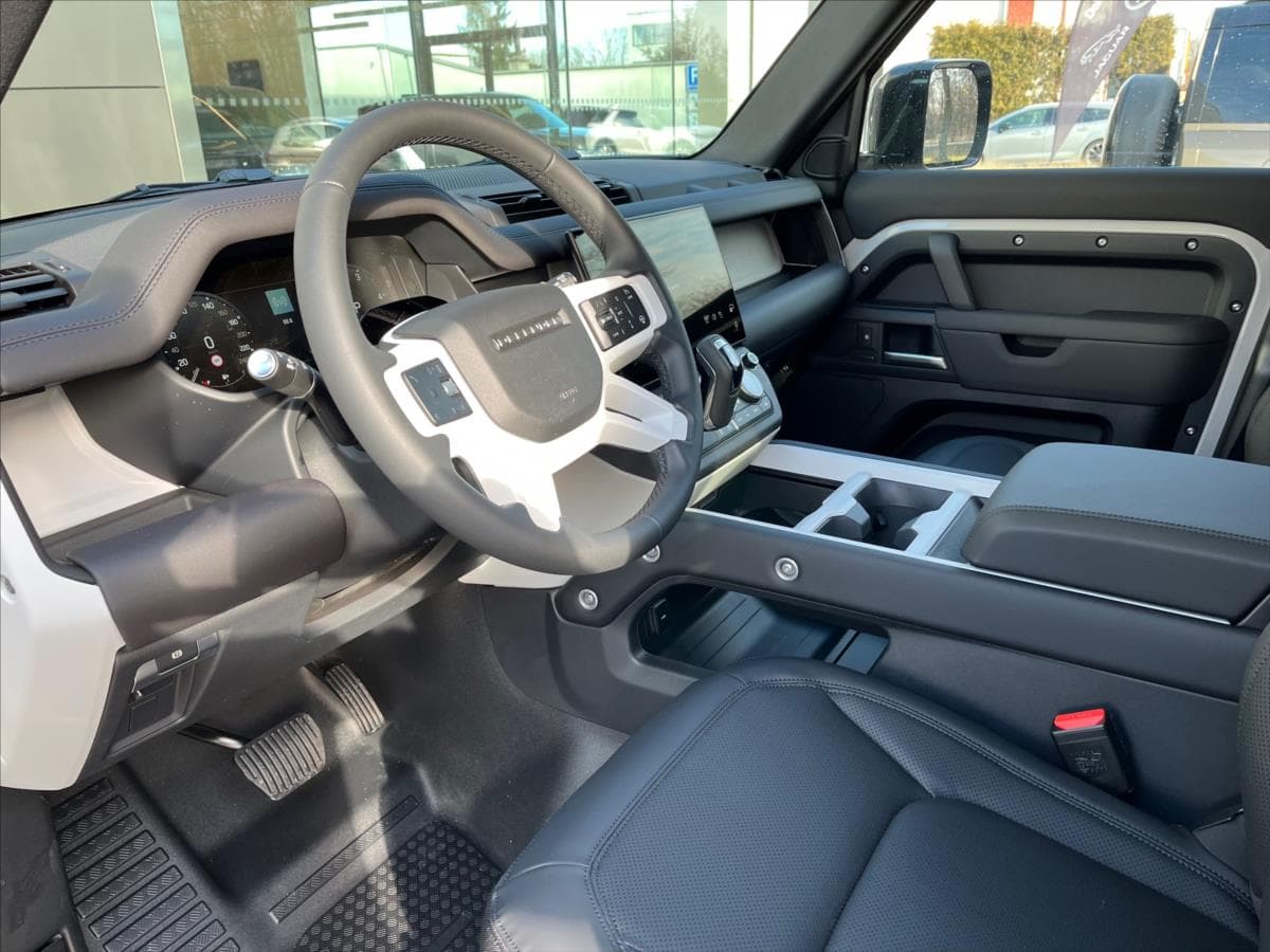 2026 Land Rover Defender - 8