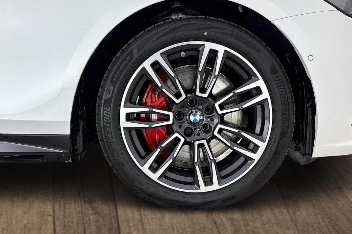 2025 BMW 5-Series - 5