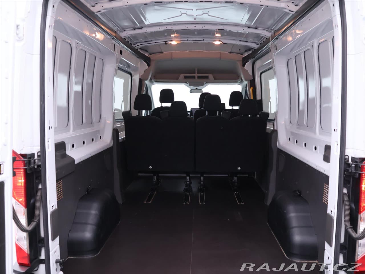 2020 Ford Transit - 10