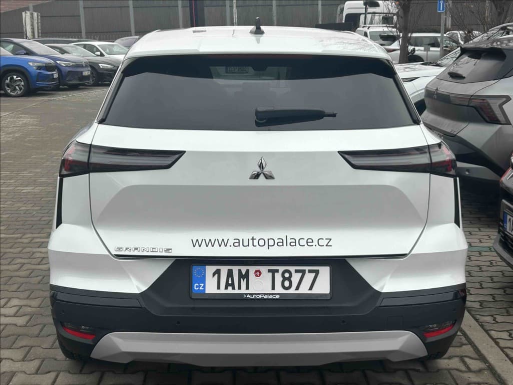 2025 Mitsubishi Grandis - 5