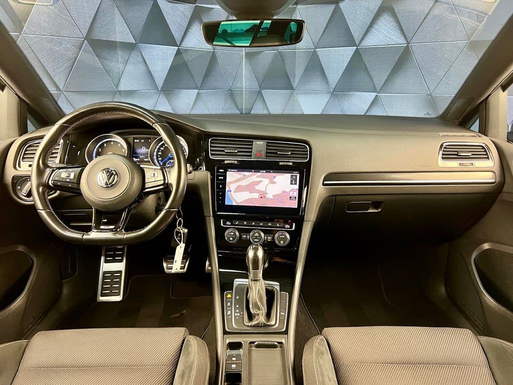 2019 Volkswagen Golf - 10