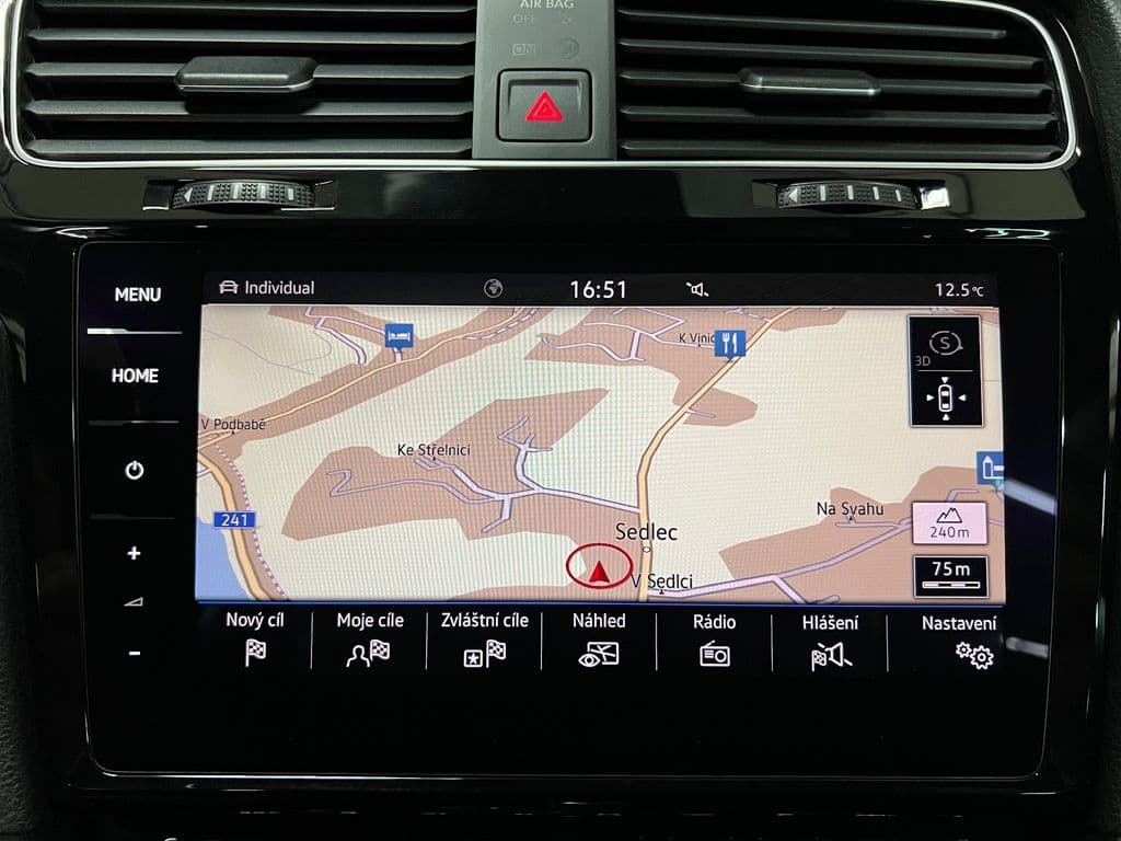 2019 Volkswagen Golf - 14