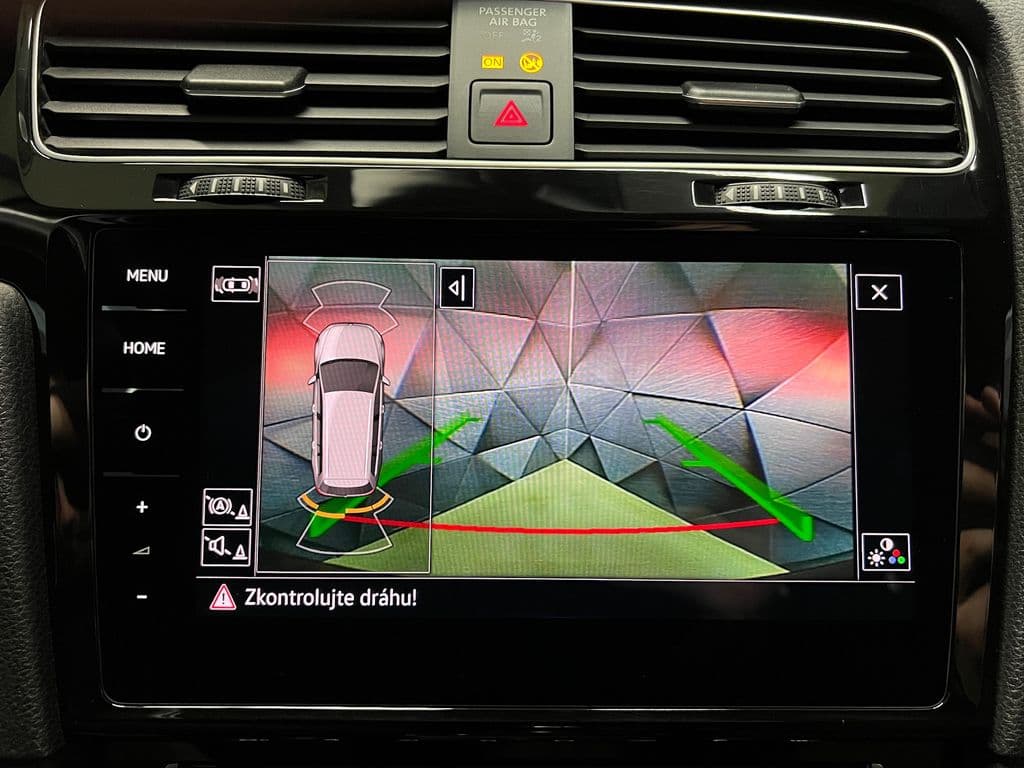 2019 Volkswagen Golf - 15