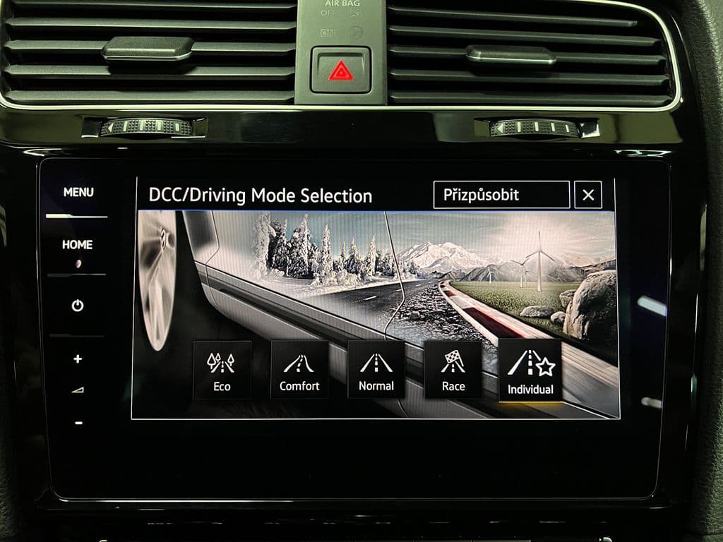 2019 Volkswagen Golf - 16