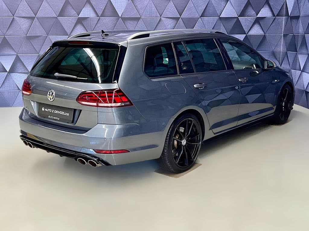 2019 Volkswagen Golf - 7