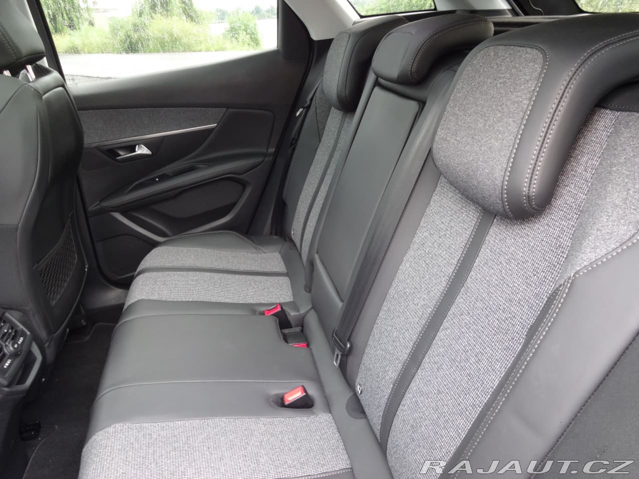 2016 Peugeot 3008 - 11