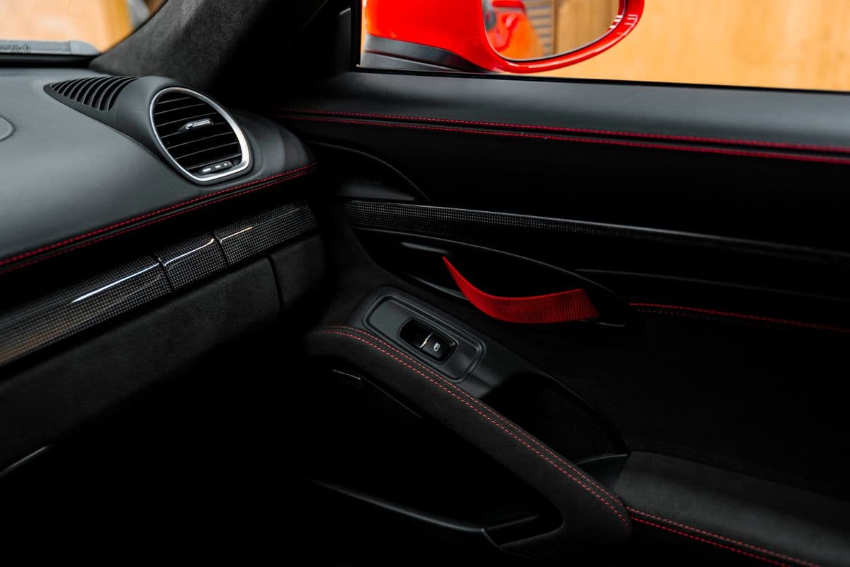 2023 Porsche 718 - 18