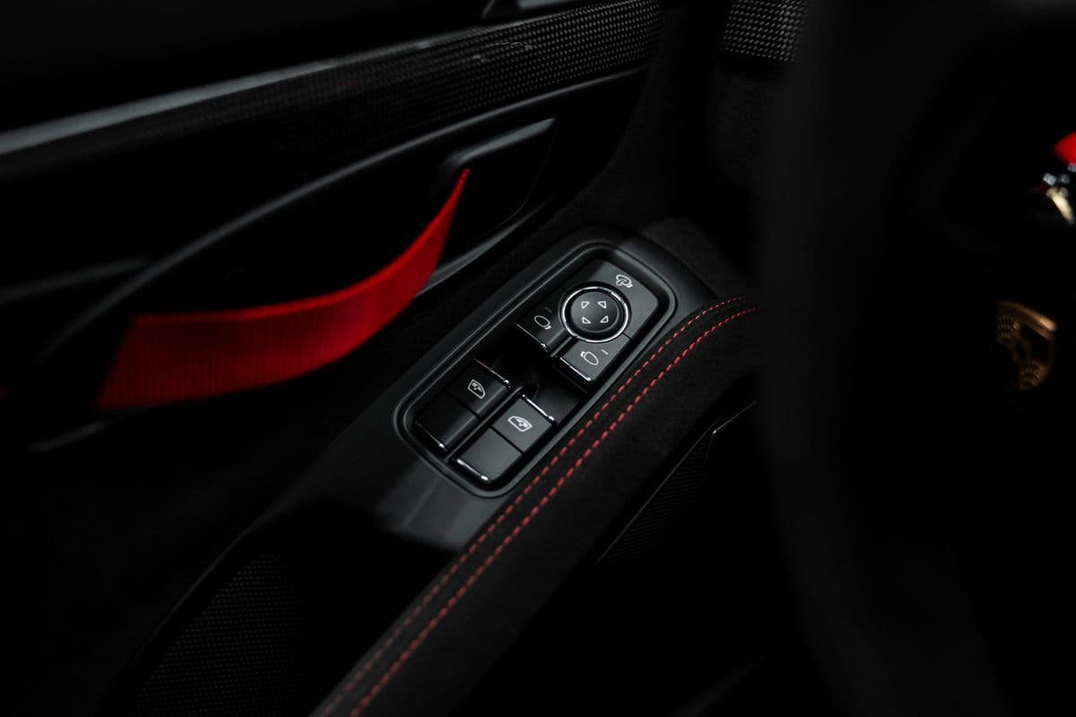 2023 Porsche 718 - 19