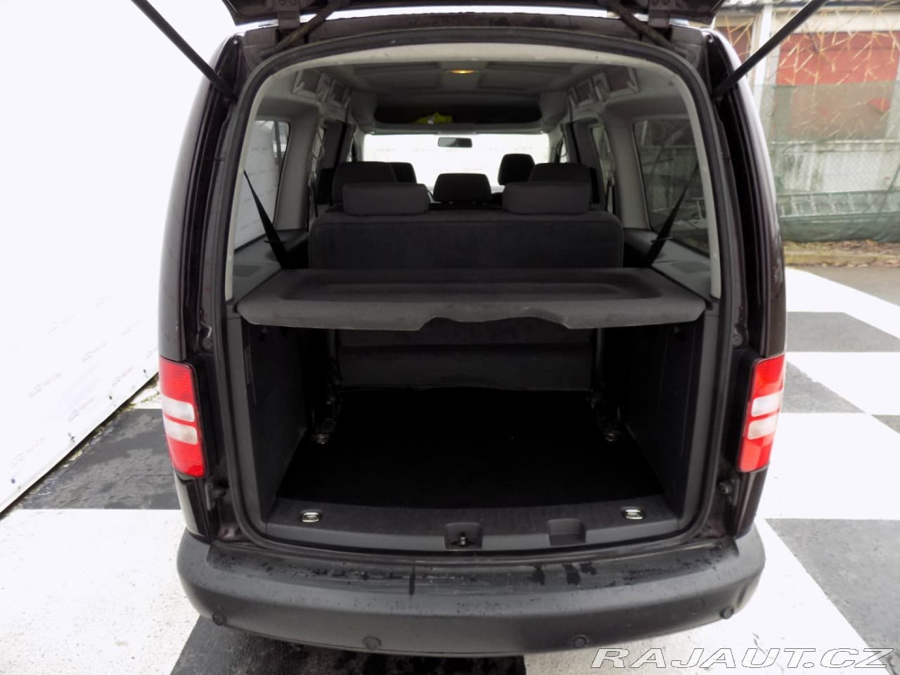 2011 Volkswagen Caddy - 8