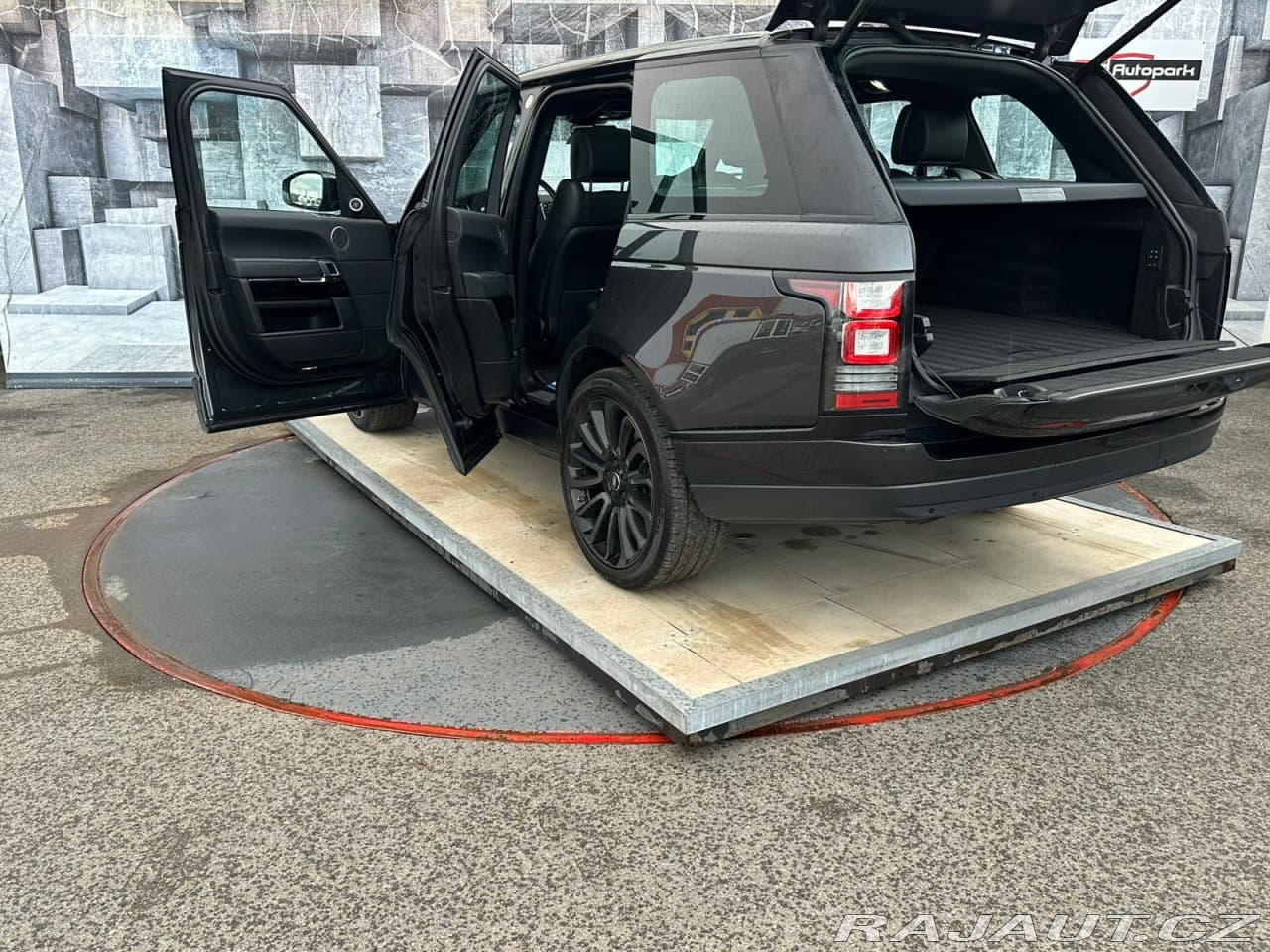 2017 Land Rover Range Rover - 9