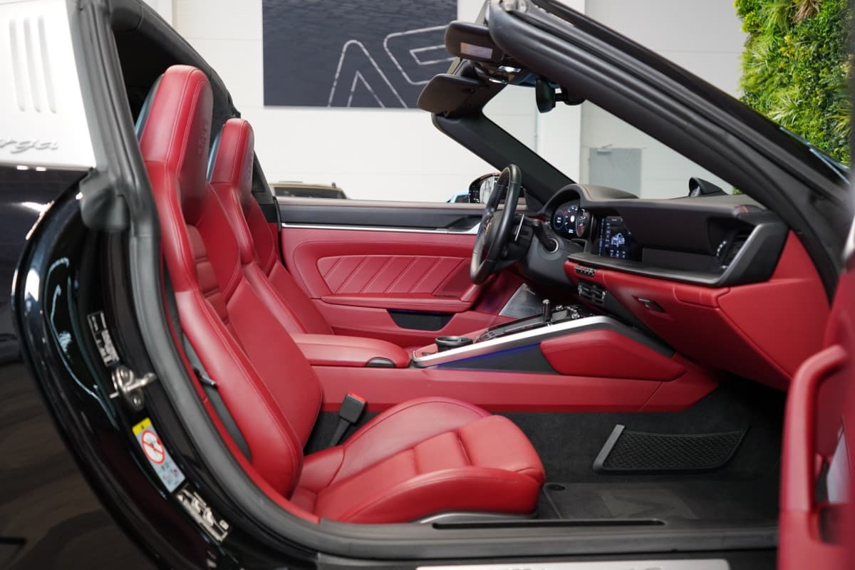 2021 Porsche 911 - 17