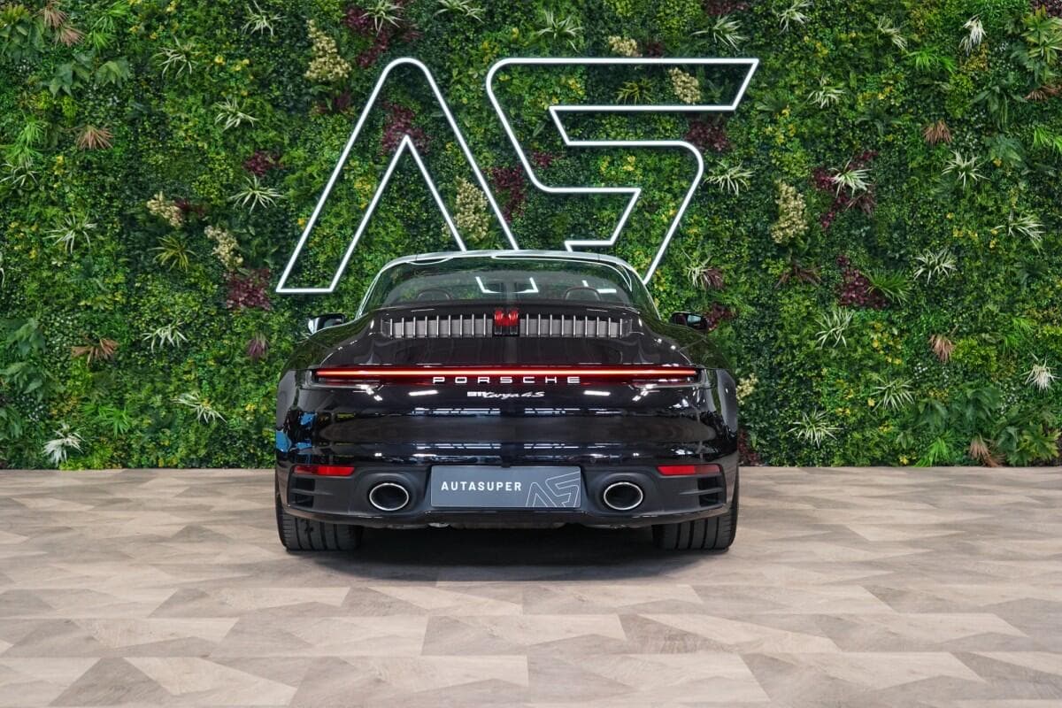 2021 Porsche 911 - 6