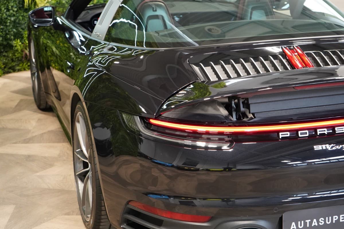 2021 Porsche 911 - 8