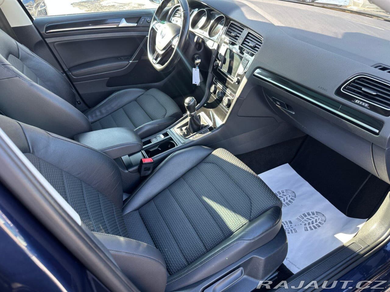 2015 Volkswagen Golf - 14