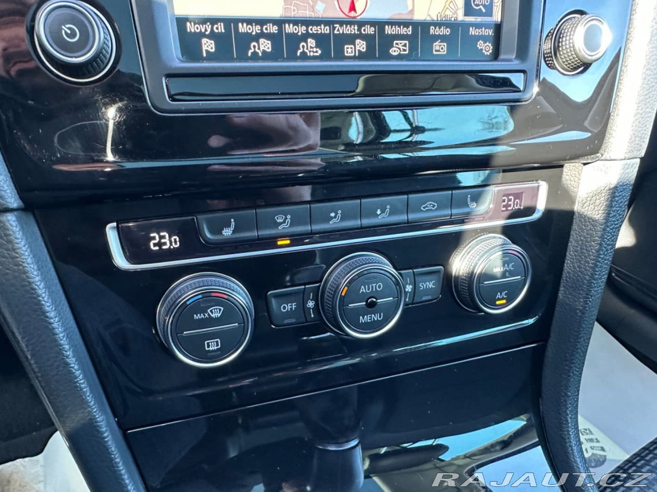 2015 Volkswagen Golf - 19