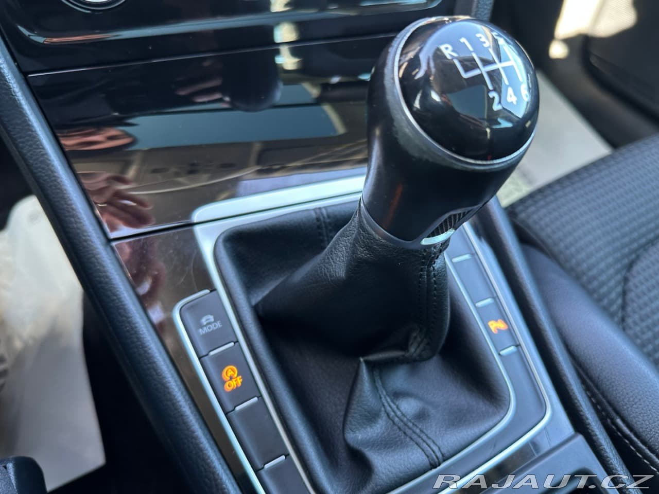 2015 Volkswagen Golf - 20