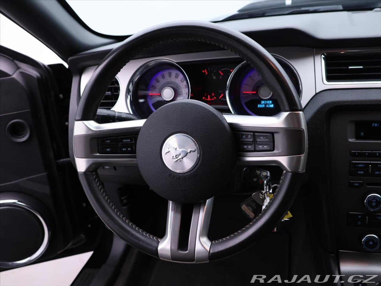 2011 Ford Mustang - 17