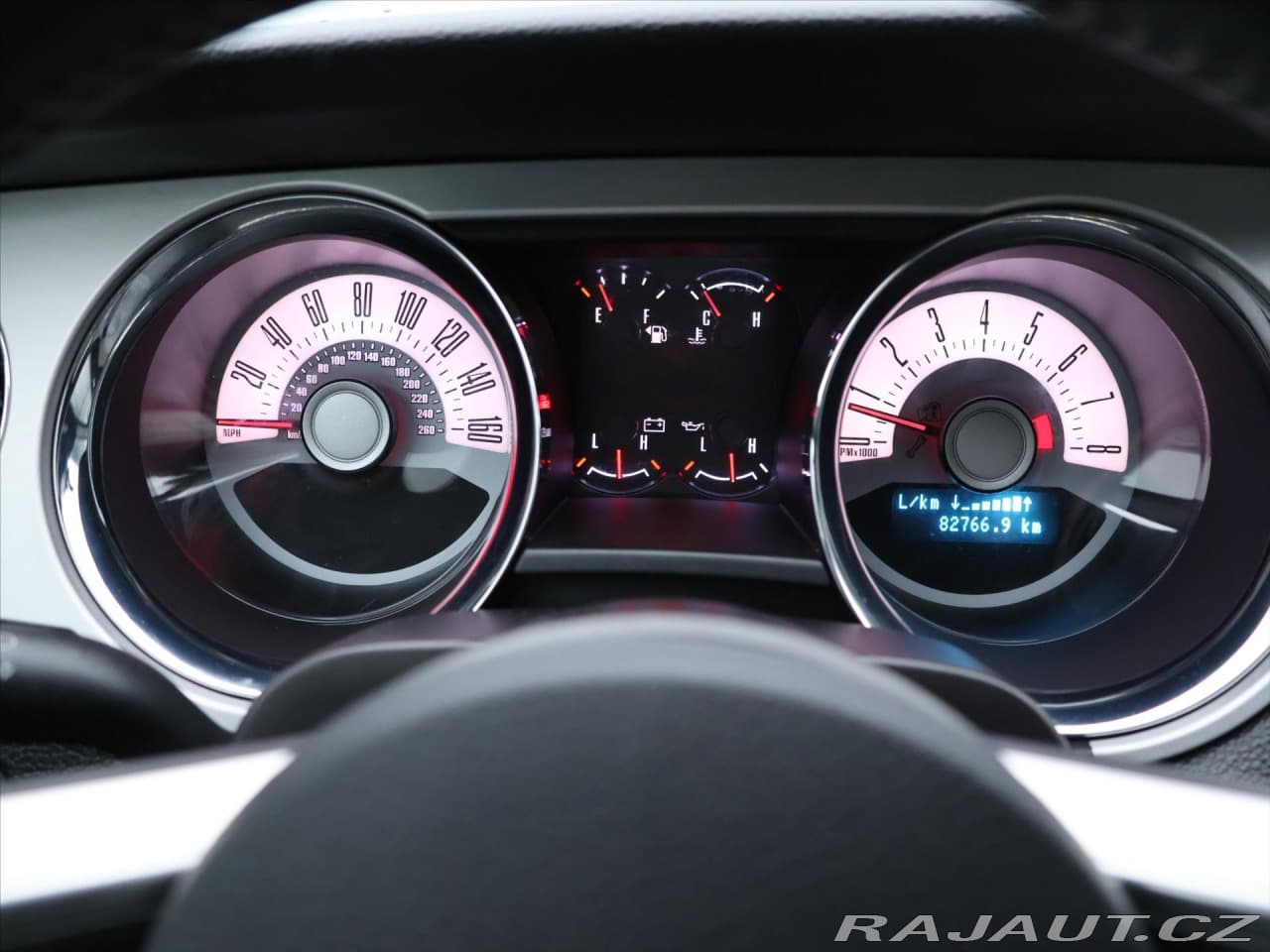 2011 Ford Mustang - 18