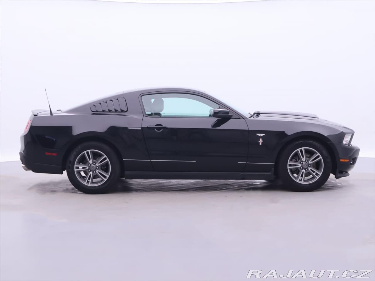 2011 Ford Mustang - 8