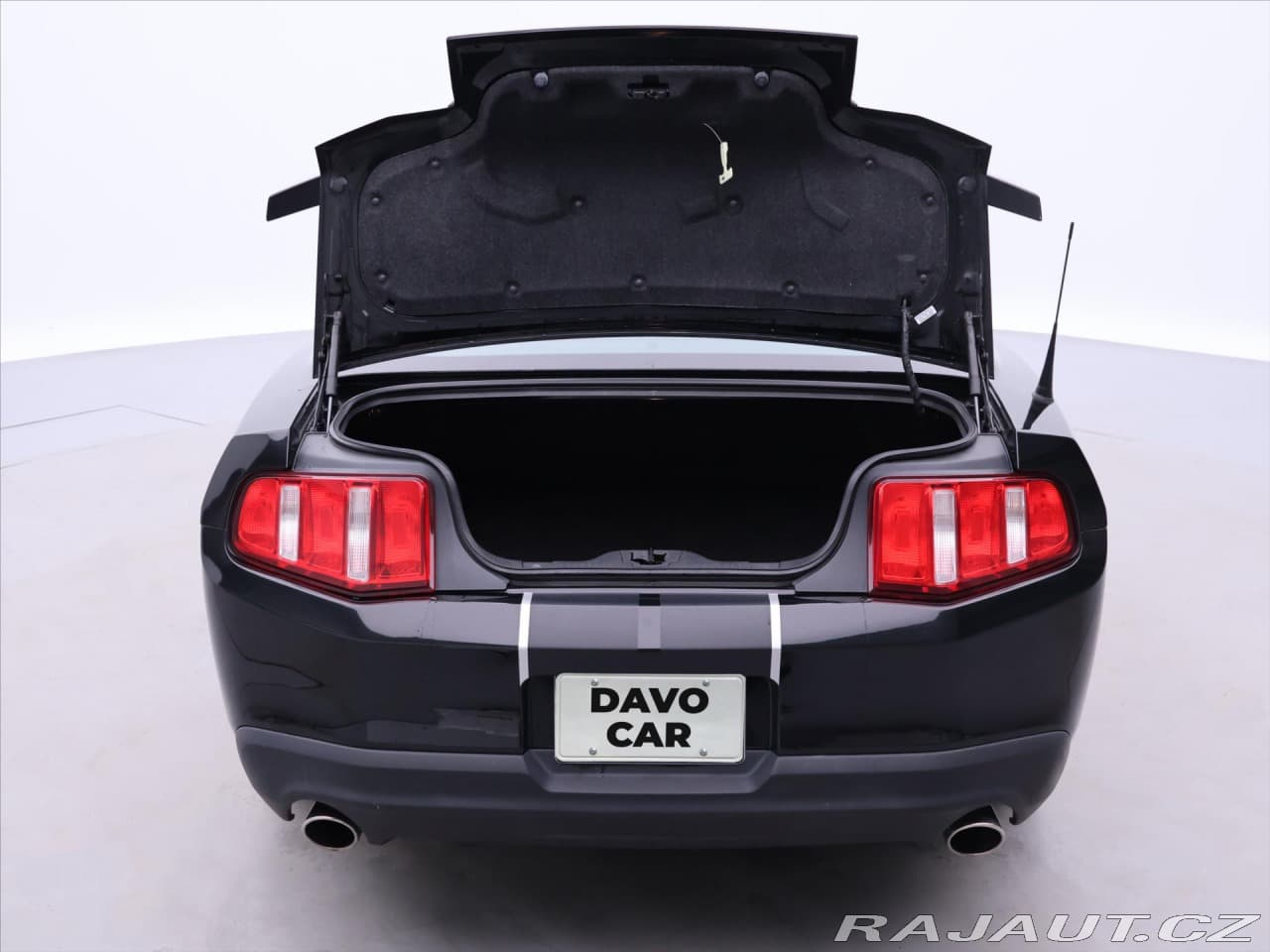 2011 Ford Mustang - 9