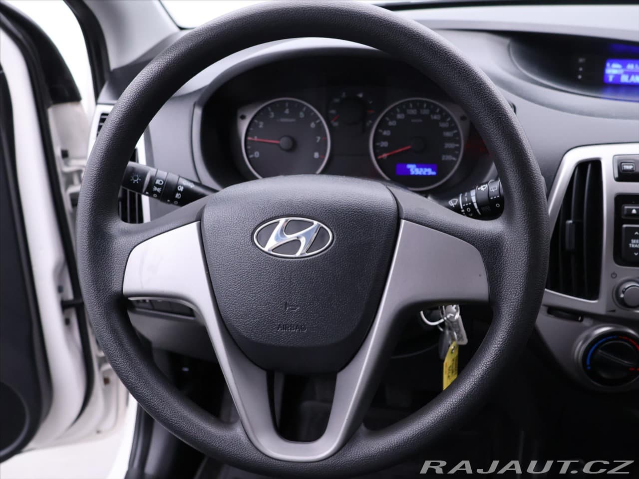 2013 Hyundai I20 - 13