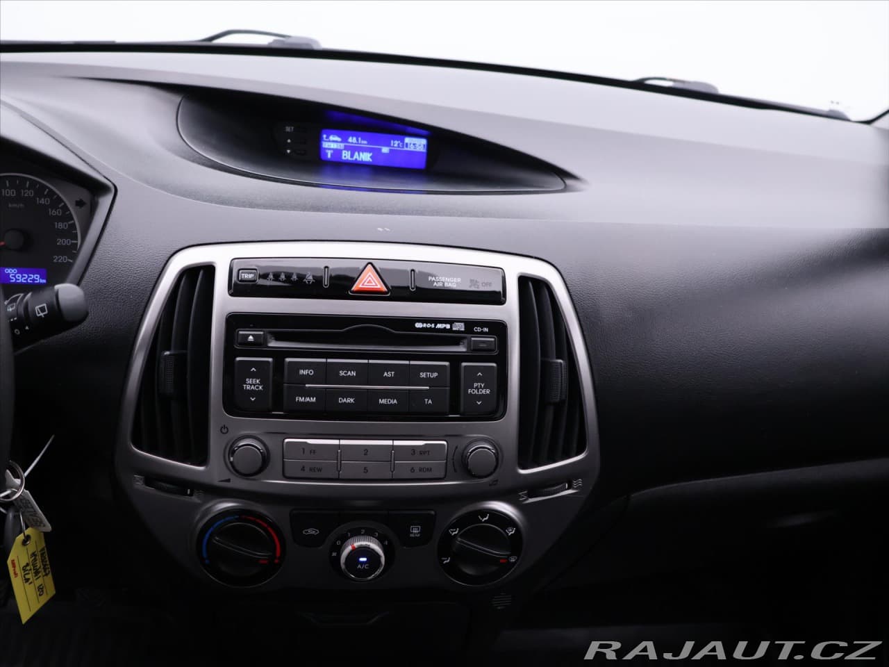 2013 Hyundai I20 - 17