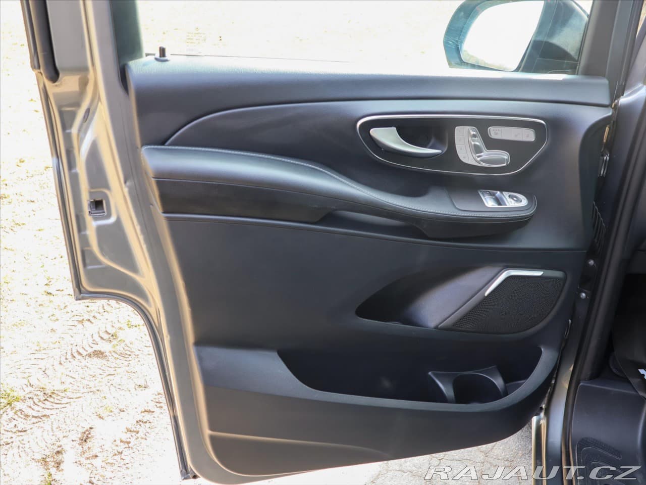 2021 Mercedes-Benz V-Class - 12