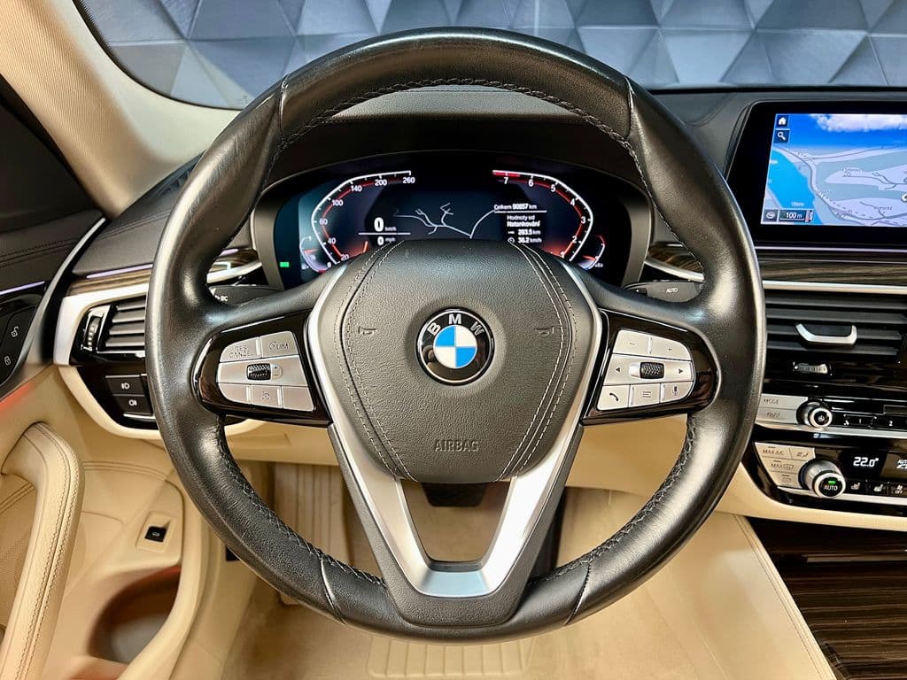 2020 BMW 5-Series - 13