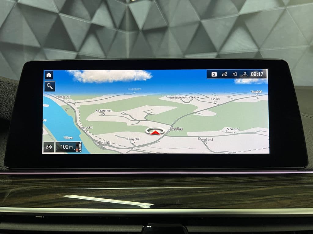 2020 BMW 5-Series - 14