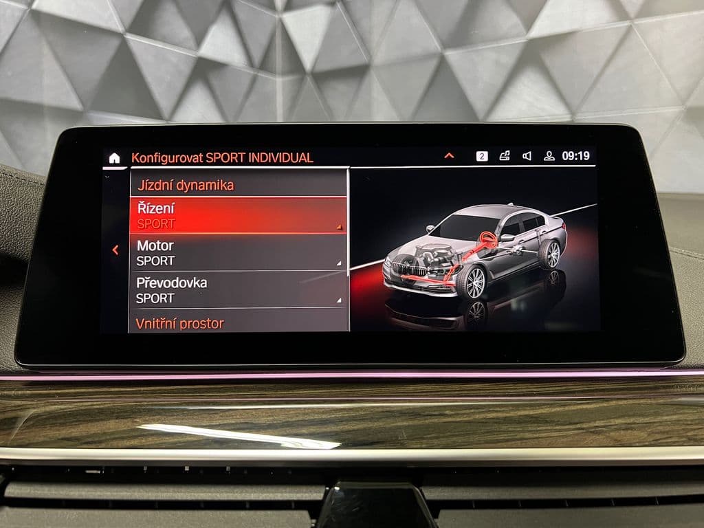 2020 BMW 5-Series - 18