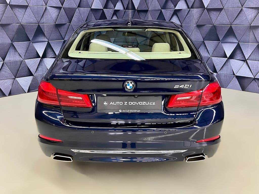 2020 BMW 5-Series - 6
