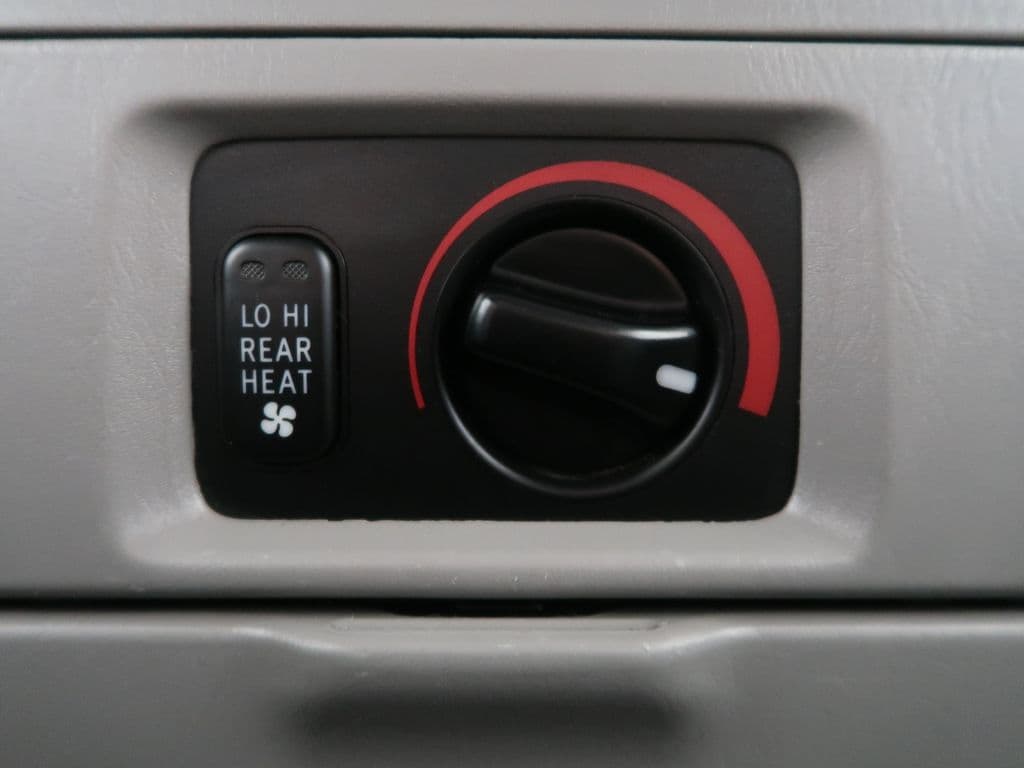 2003 Toyota Land Cruiser - 17