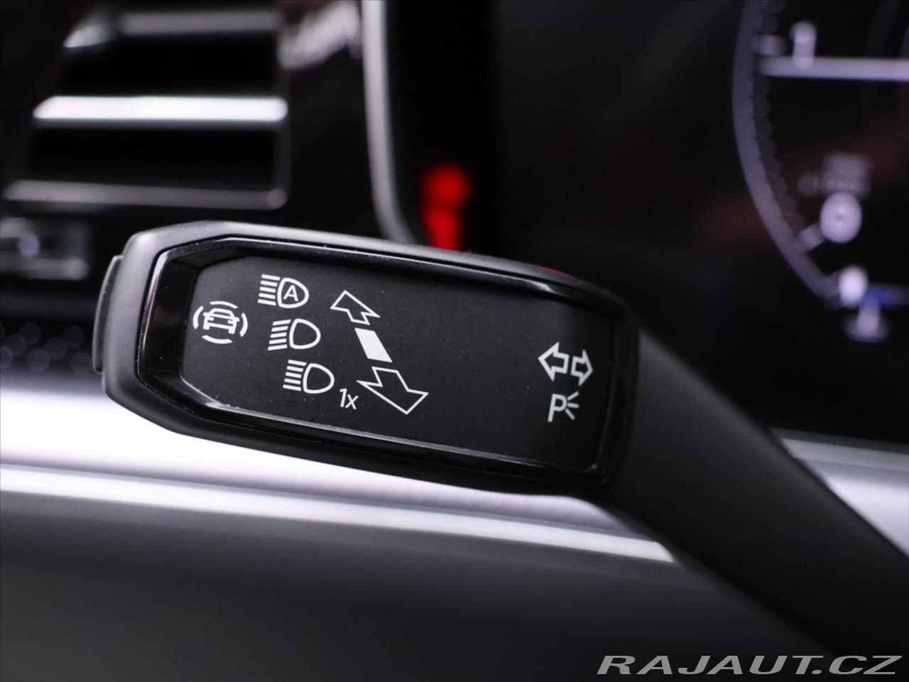 2021 Volkswagen Touareg - 18