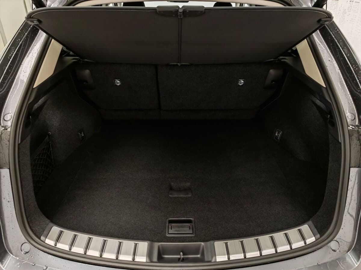 2025 Lexus Ostatní - 13