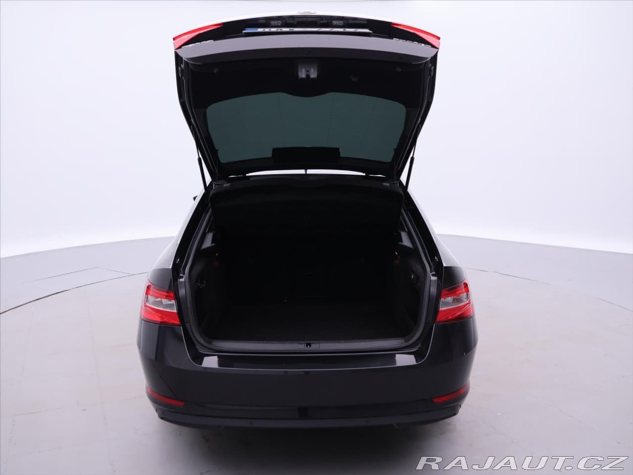 2018 Škoda Superb - 9