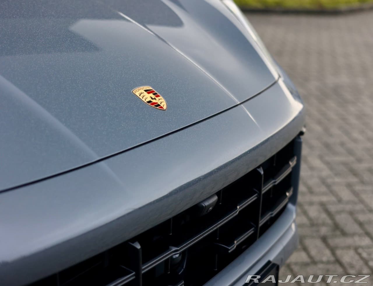 2025 Porsche Cayenne - 3