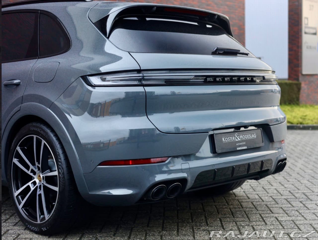 2025 Porsche Cayenne - 5