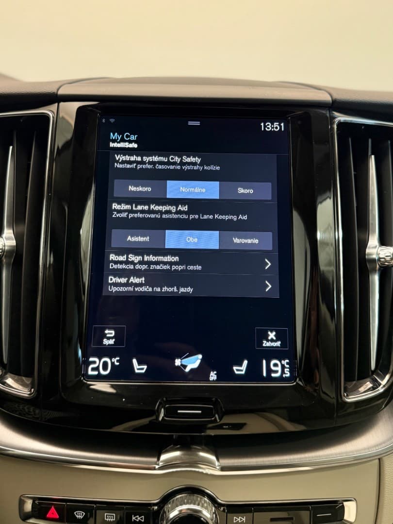 2020 Volvo Xc60 - 17