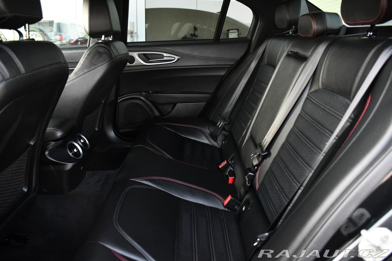 2023 Alfa Romeo Giulia - 19