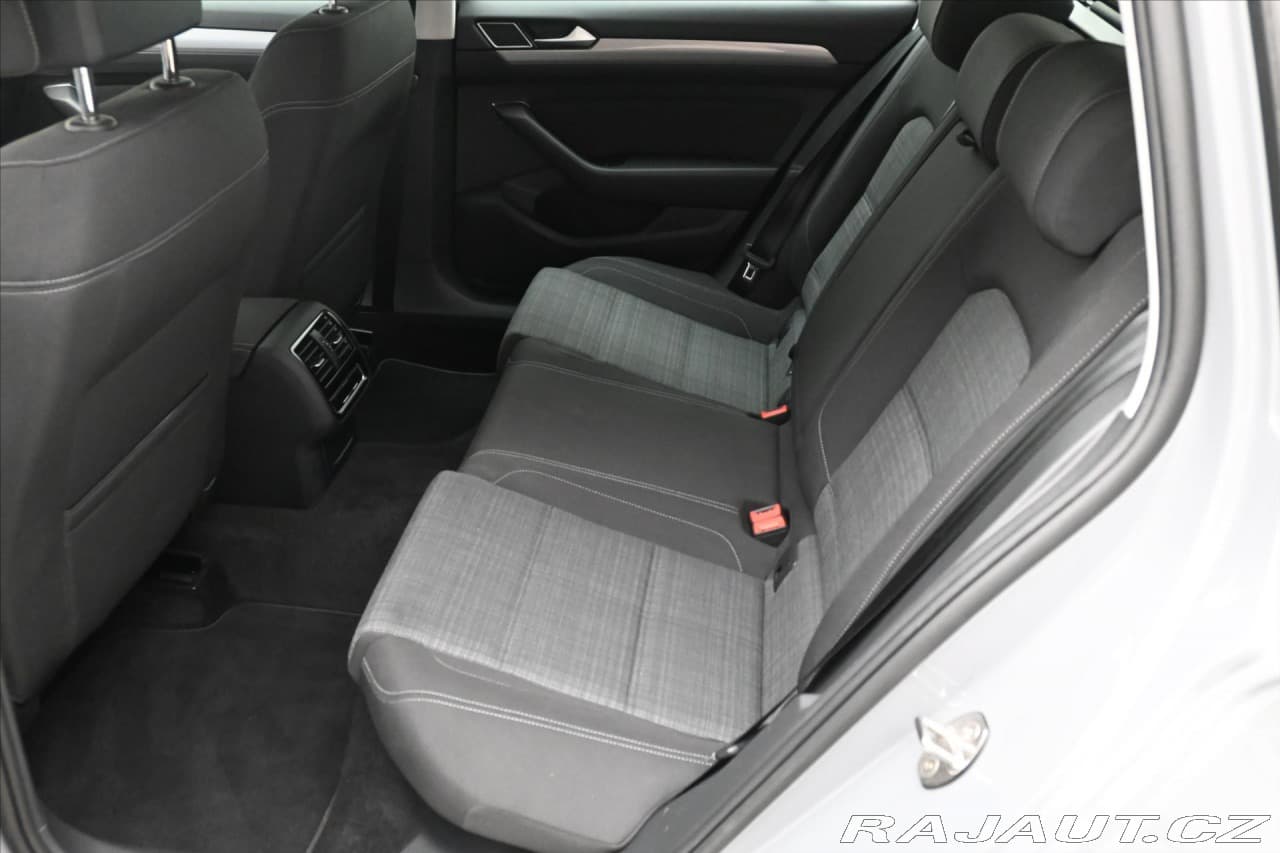 2022 Volkswagen Passat - 14