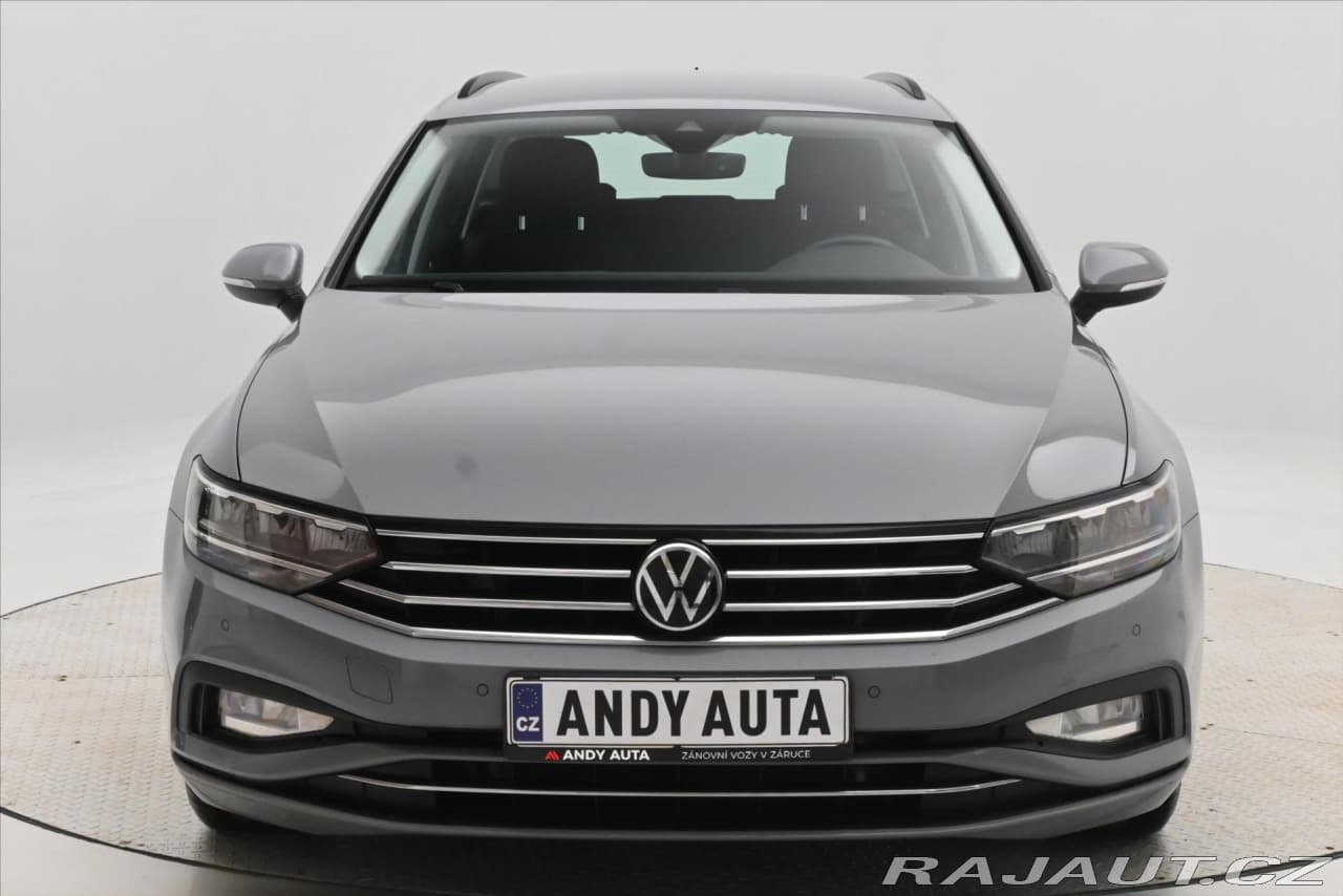 2022 Volkswagen Passat - 2