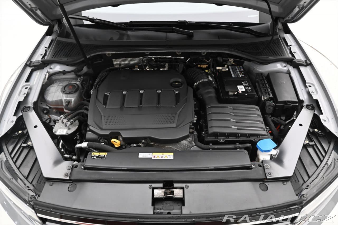 2022 Volkswagen Passat - 9